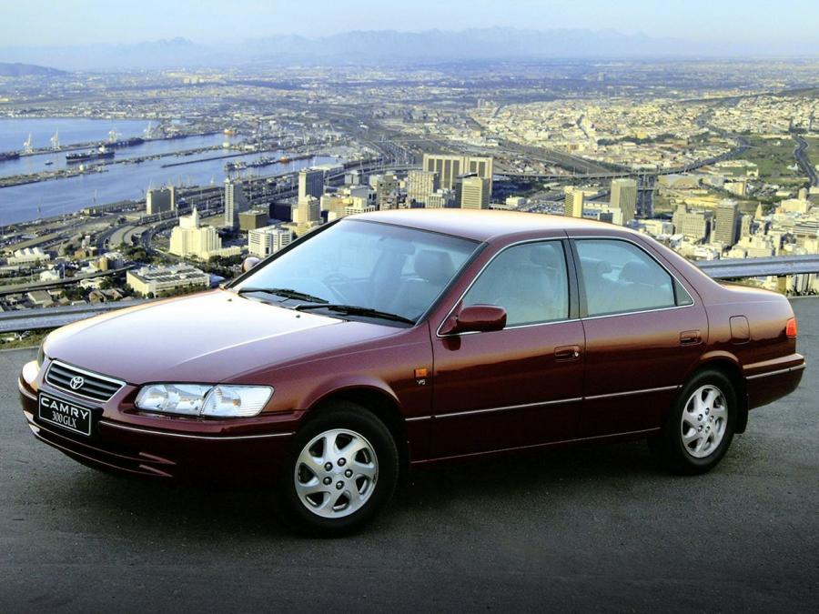  Toyota Camry 2000 года  (ZA) (фото 10 из 18)